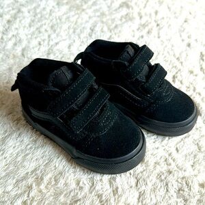 Baby Vans. Size 4.